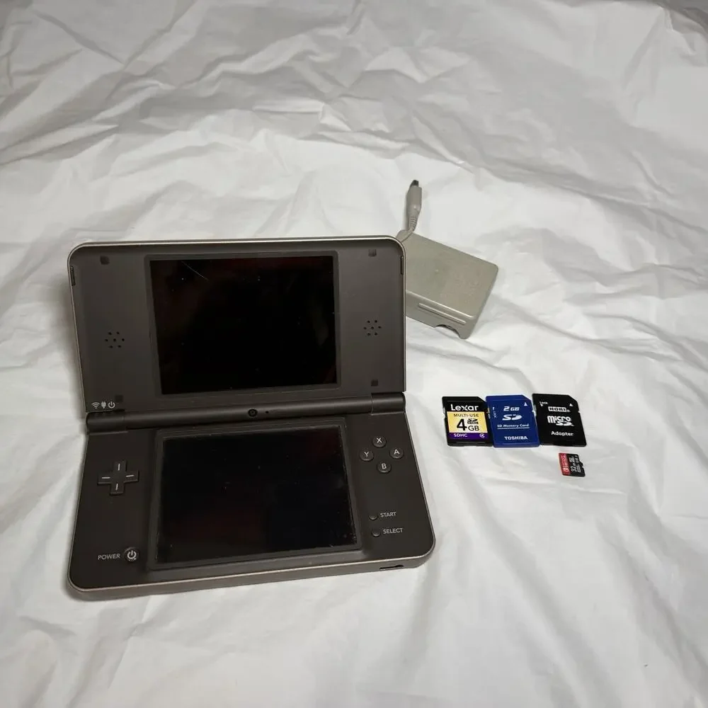 Nintendo DSi LL Bronze/Dark Brown Japanese Version Plays US Games RD DESCRIPTION
